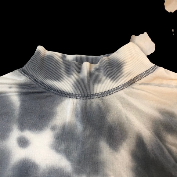 Wild Fable Super Soft Tye Dye Cropped Long Sleeve T-Shirt, Mock Neck, Oversize - Picture 9 of 10